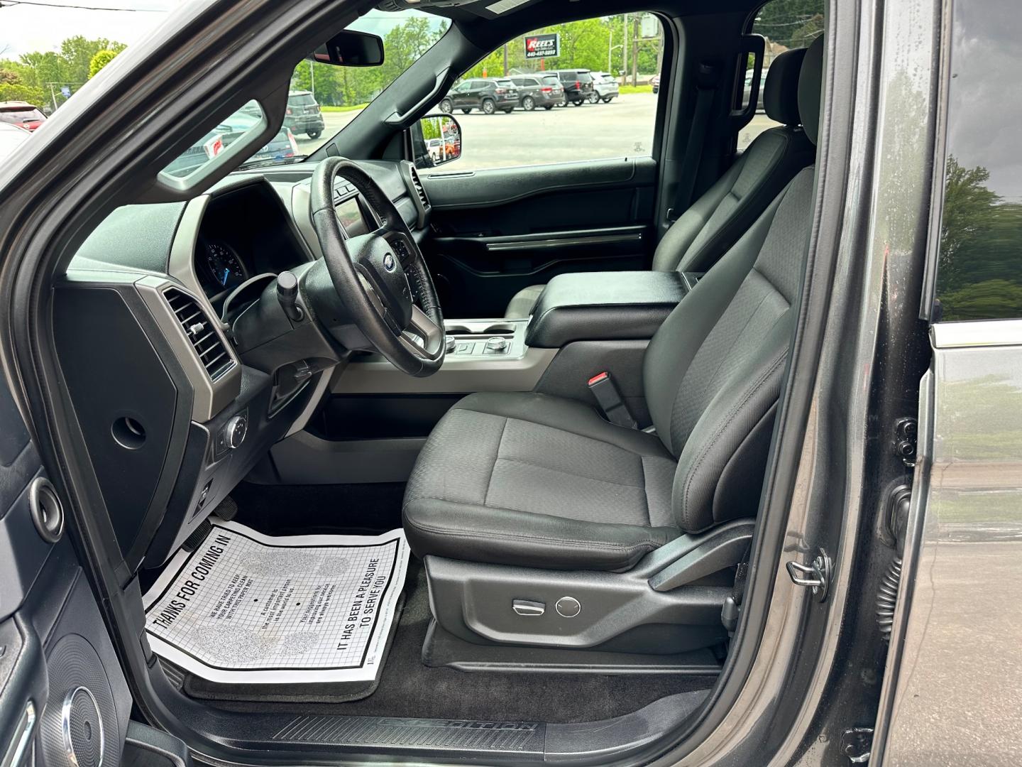 2019 Gray /Black Ford Expedition XLT (1FMJU1JT3KE) with an 3.5L V6 DOHC 24V TWIN TURBO engine, 10 Speed Automatic transmission, located at 547 E. Main St., Orwell, OH, 44076, (440) 437-5893, 41.535435, -80.847855 - Photo#17